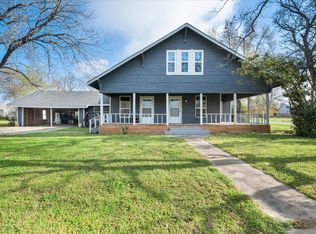 211 E Yeagua St, Groesbeck, TX 76642