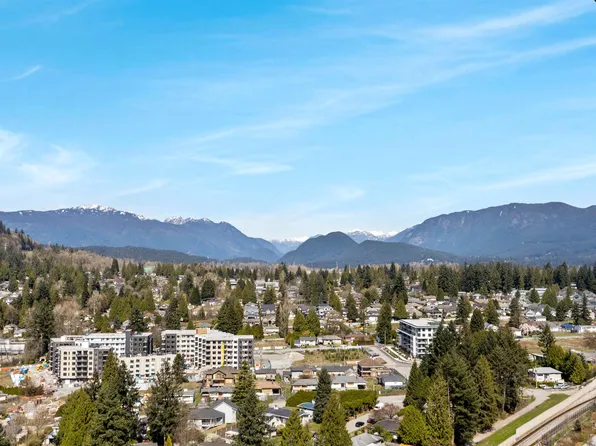 602 Como Lake Ave #2501, Coquitlam, BC V3J 0G2