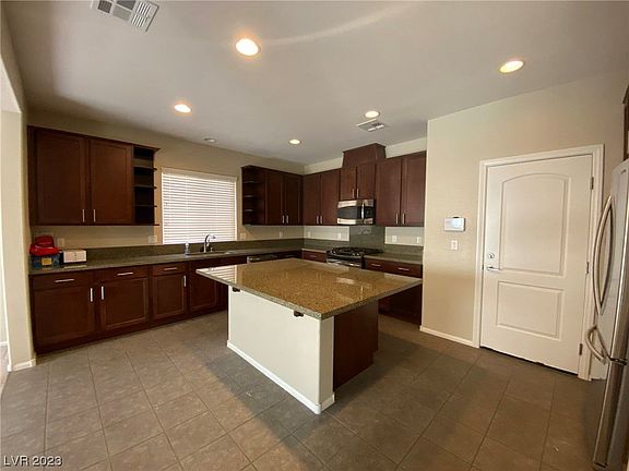 4th image of 10657 Auburn Springs Ave