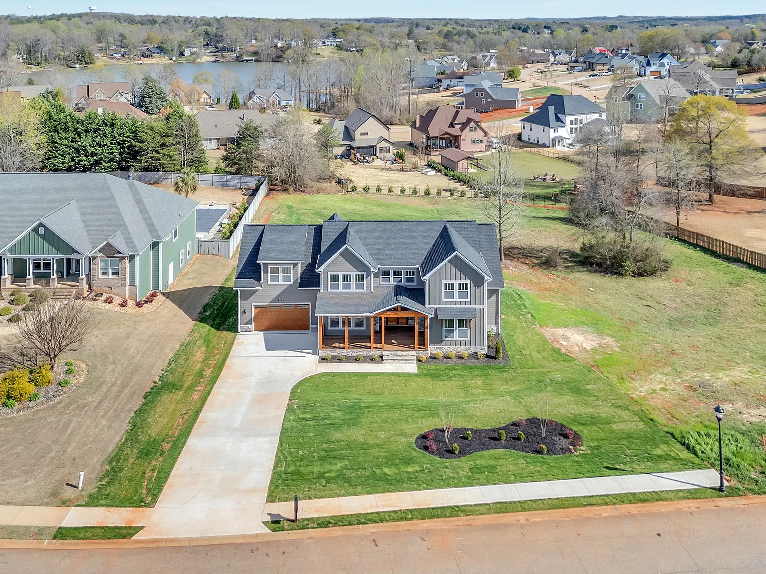 5 bed, 3.5 bath, 3500 sqft, $4,695 — Photo 4