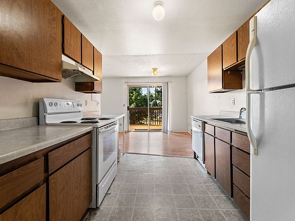 3rd image of 1802 S Woodland Glen Dr APT C