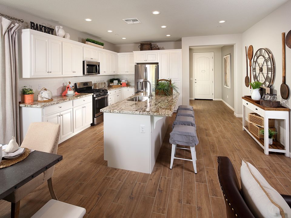 1st image of 2412 Wisteria Ln