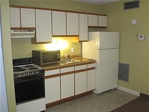 2nd image of 4431 NE 20th Ave APT 7
