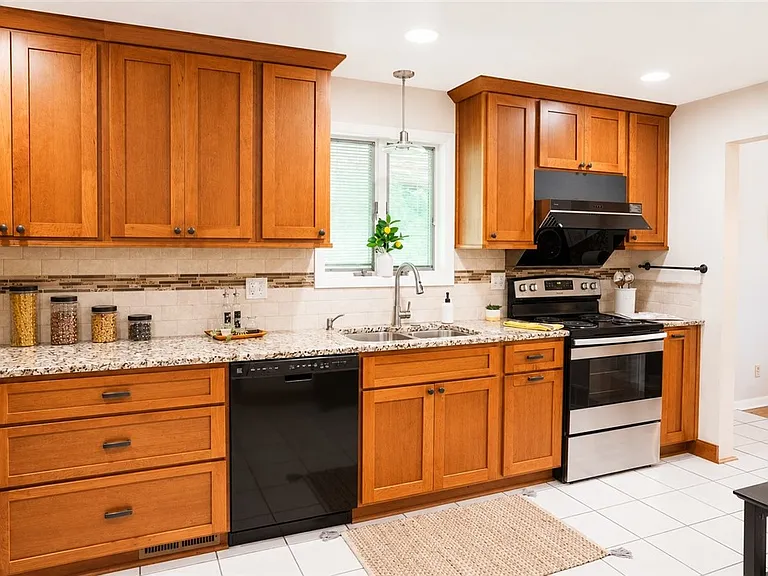 421 Clair Dr — Photo 14