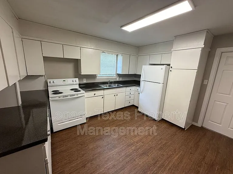 101 Pine St — Photo 13