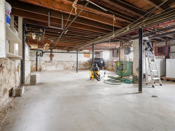 208 Hudson St, New Bedford, MA 02744