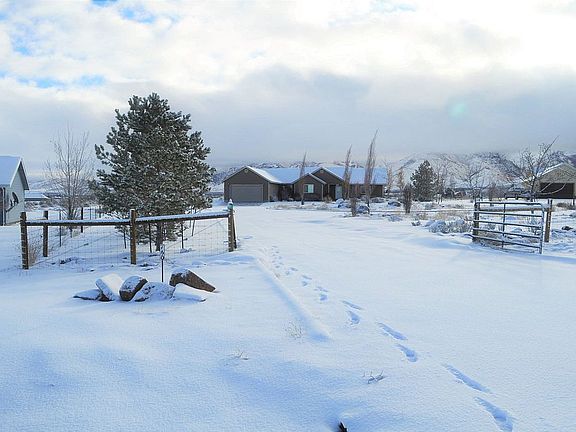 Gate, Front Northwest Corner
