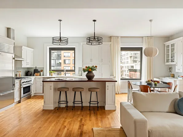 251 West 95th Street image 2 of 23