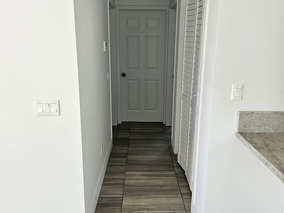 4th image of 9015-9017 Monogram Ave