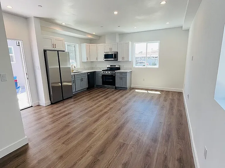 22324 1/2 Denker Ave — Photo 12