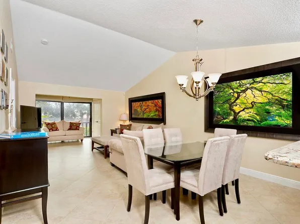 5200 E Club Circle #204, Boca Raton, FL 33487