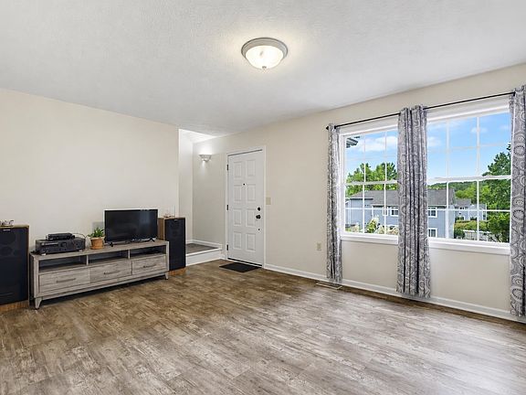 3rd image of 1412 C St