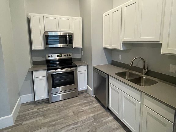 5th image of 1106 Brown St #H