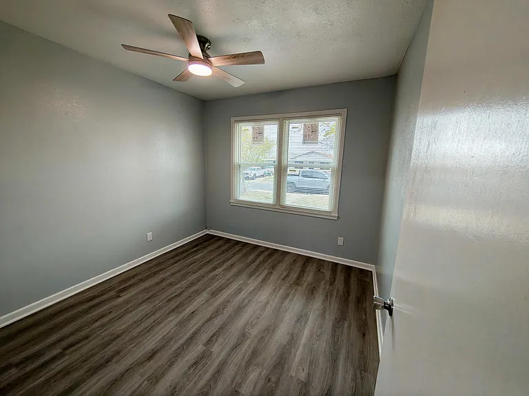 202 Margaret Lee St — Photo 6