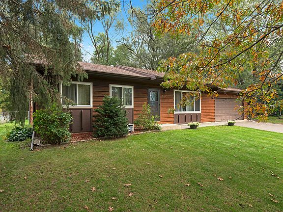 3rd image of 837 124th Ln NE