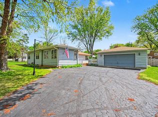 539 Lincoln St, Algonquin, IL 60102