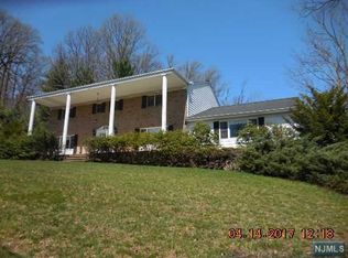 21 Rockledge Rd, Hawthorne, NJ 07506