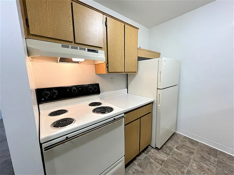 Charter Oaks Apartments — Photo 188