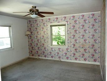 4th image of 1659 W Willow St