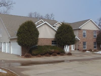 425 27th Ave Unit 10, Amana, IA, 52203