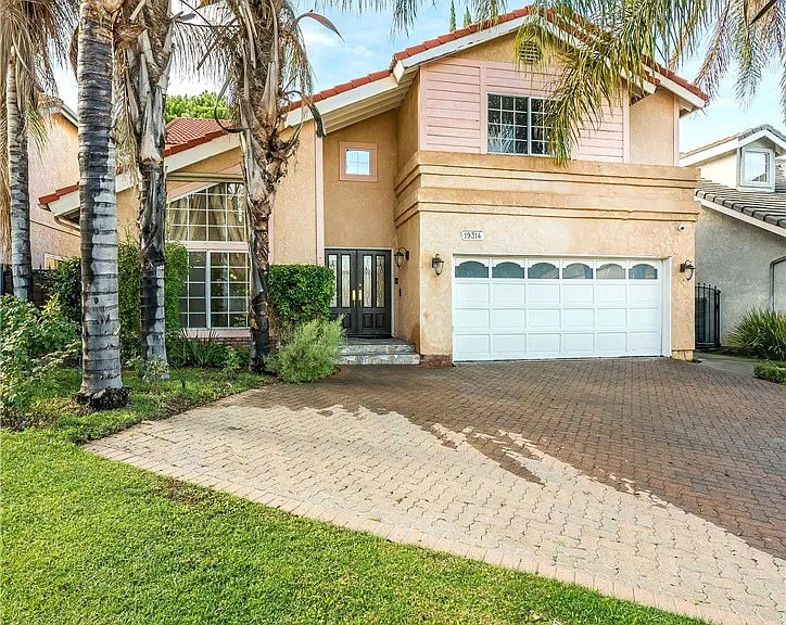 19314 Yolie Ln — Photo 2
