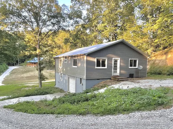 2935 Highwater Rd, Waverly, TN 37185