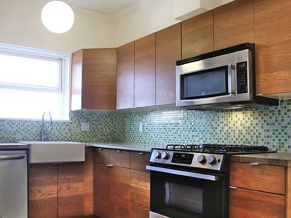 KITCHEN WITH ALL APPLIANCES INCLUDED