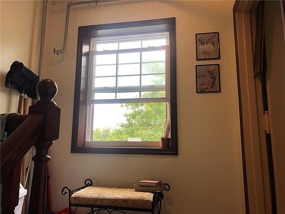 4th image of 188 Stuyvesant Ave