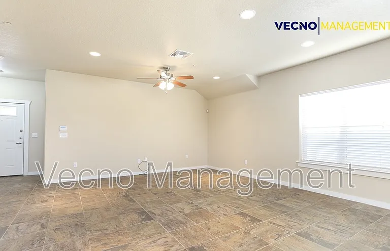 211 Circle Court Dr #211 — Photo 8