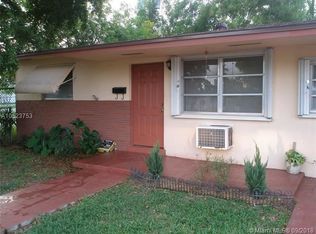 440 SW 9th Ter, Hallandale Beach, FL 33009