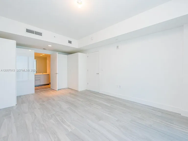 1010 Brickell Ave #3701 — Photo 35