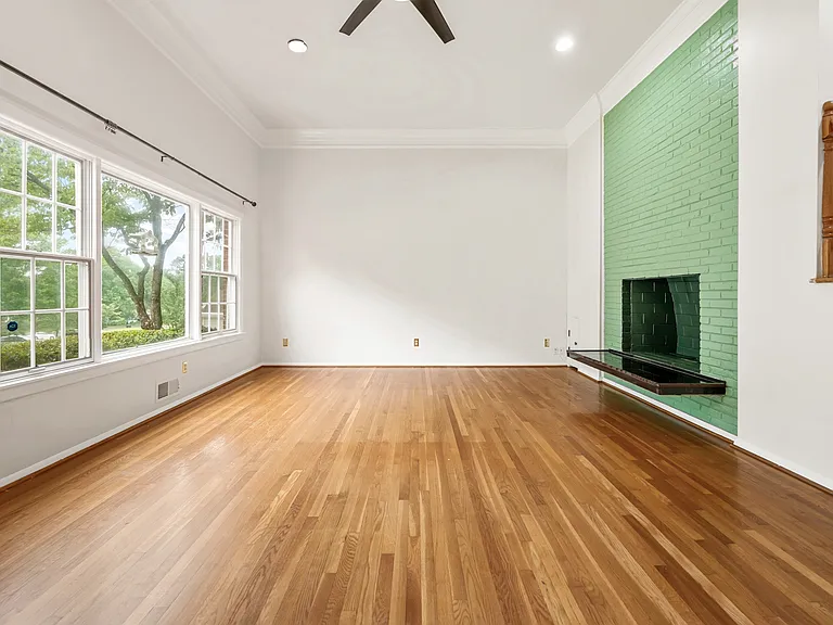6711 Doane Ave — Photo 2