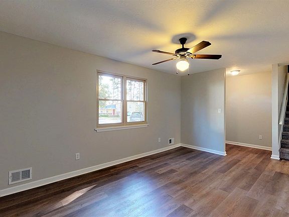 4th image of 133 Oakridge Dr