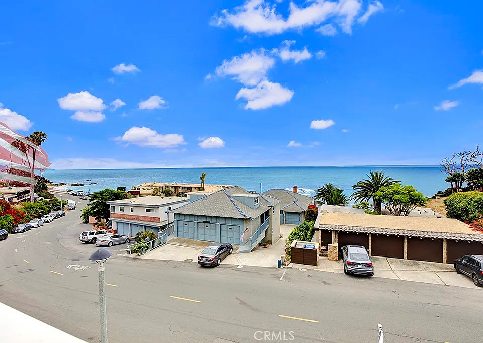 708 Cliff Dr