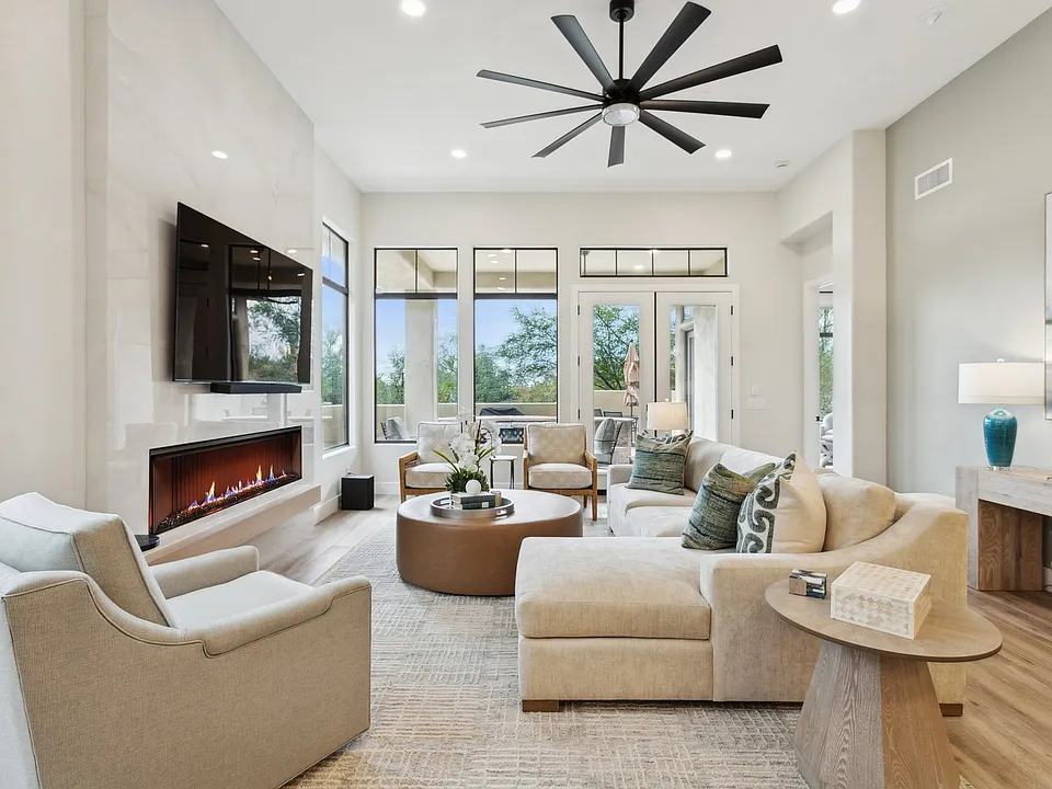 9270 E Thompson Peak Pkwy #364