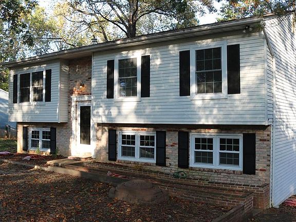 2nd image of 28 Hickory Ridge Dr