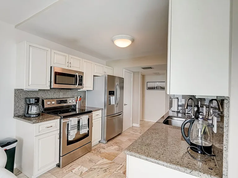 2425 Gulf Of Mexico Dr #14B — Photo 7