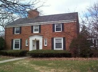 904 Brook St, Elgin, IL 60120