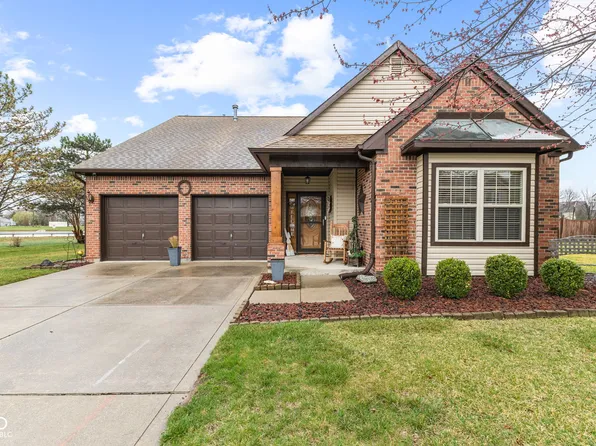 581 Gatewood Dr, Greenwood, IN 46143
