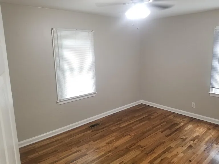 2467 Calvin Ave — Photo 13