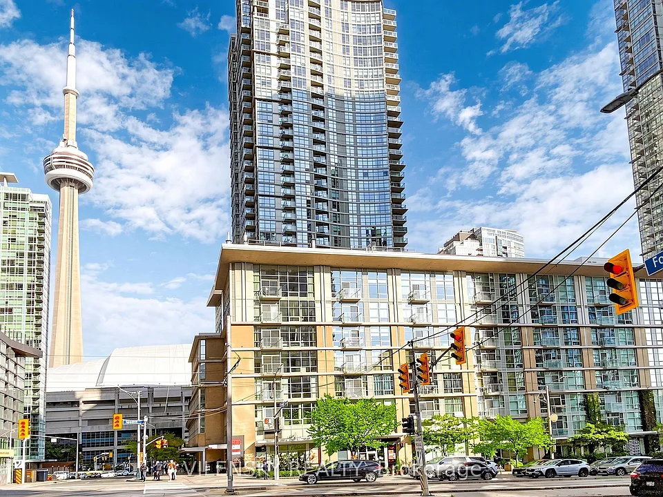 9 Spadina Ave #215