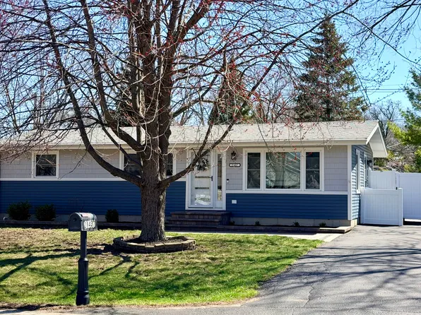 21437 W Engle Dr, Lake Villa, IL 60046