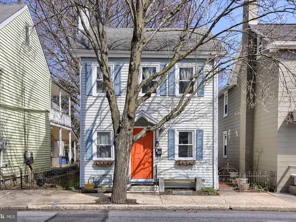 45 N Charlotte St, Manheim, PA 17545