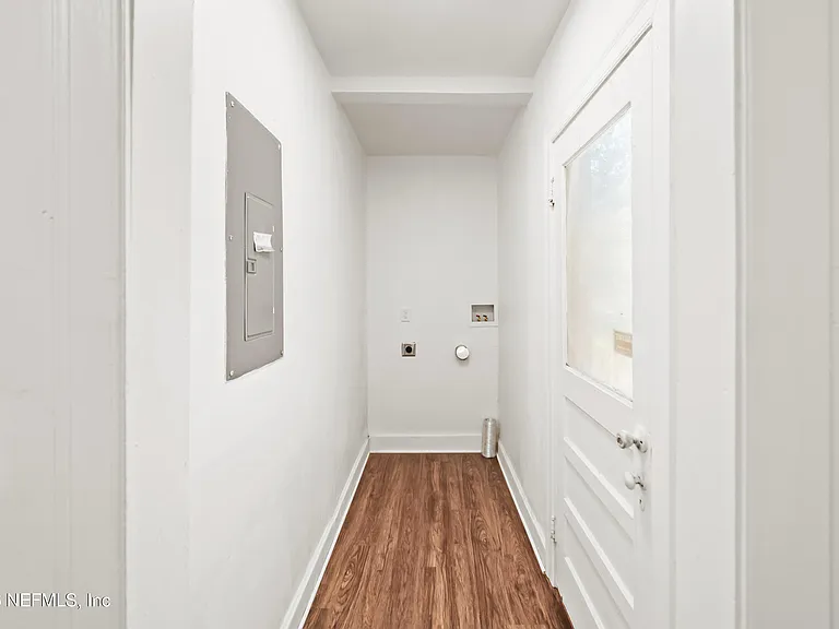 569 W 49th St — Photo 26