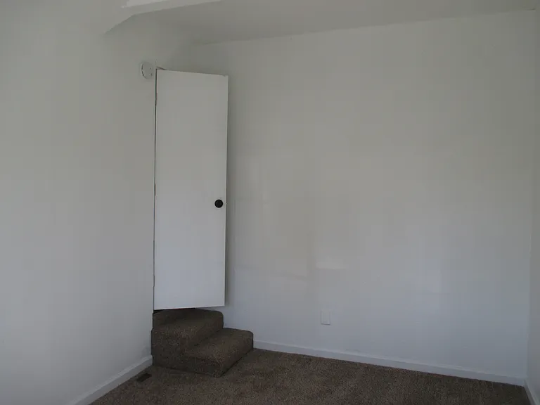 15 La Palma Dr — Photo 12