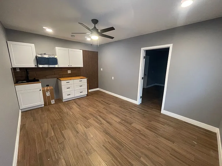 15947 Amber Valley Dr — Photo 3