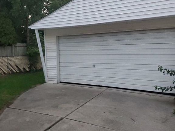 4th image of 21835 Nevada Ave