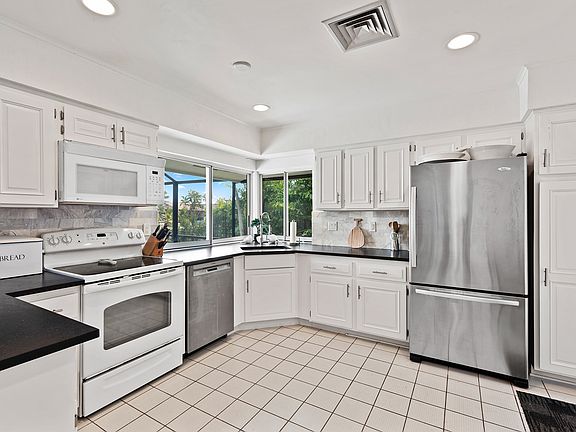 4th image of 641 Spinnaker Dr