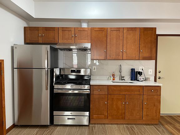 3rd image of 146 N 10th St Unit 3A