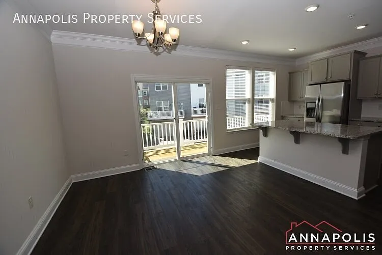 318 bright light court — Photo 4